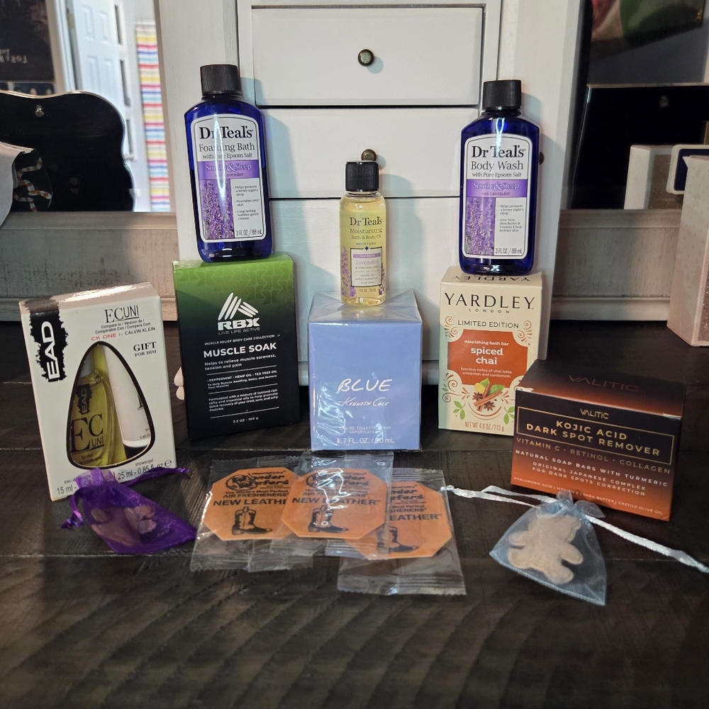 Assorted Men's Gift Bundle - NEW